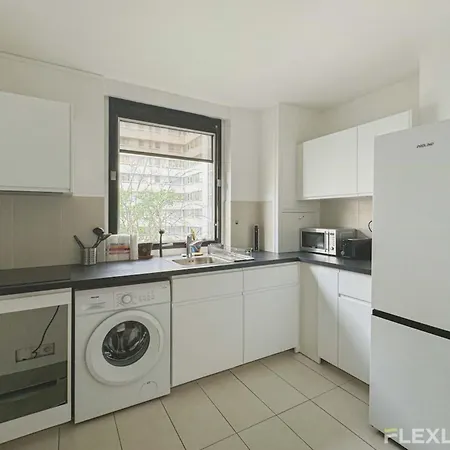 Flexliving - - Lecourbe Lejlighed